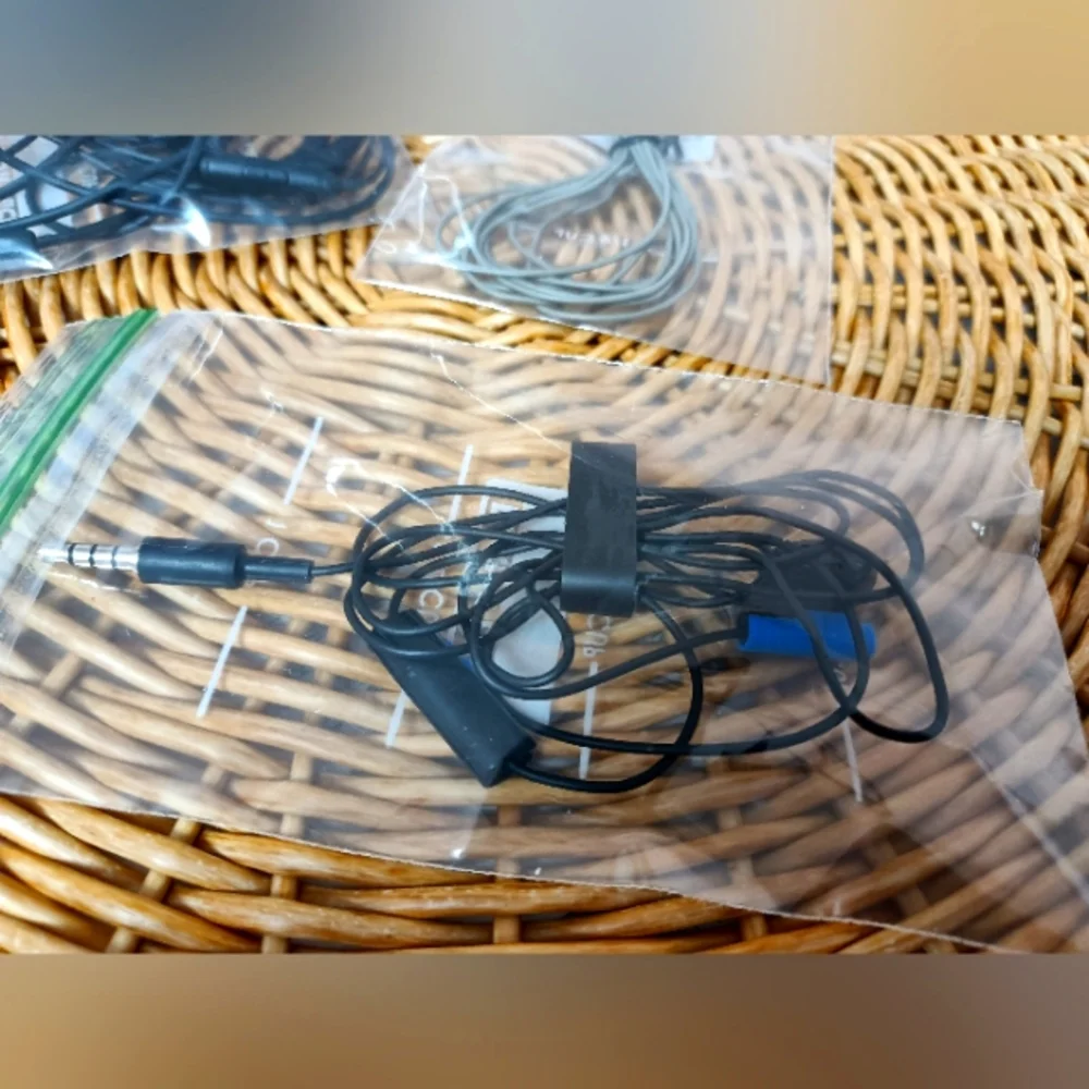 Assorted Wired Earphones, bunch of three, all work.